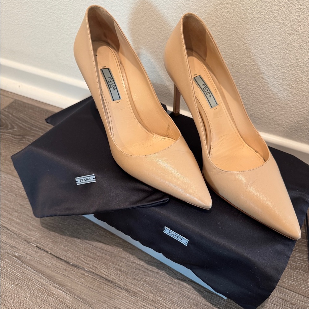 Prada Women's Calzature Donna Tan Leather Pumps